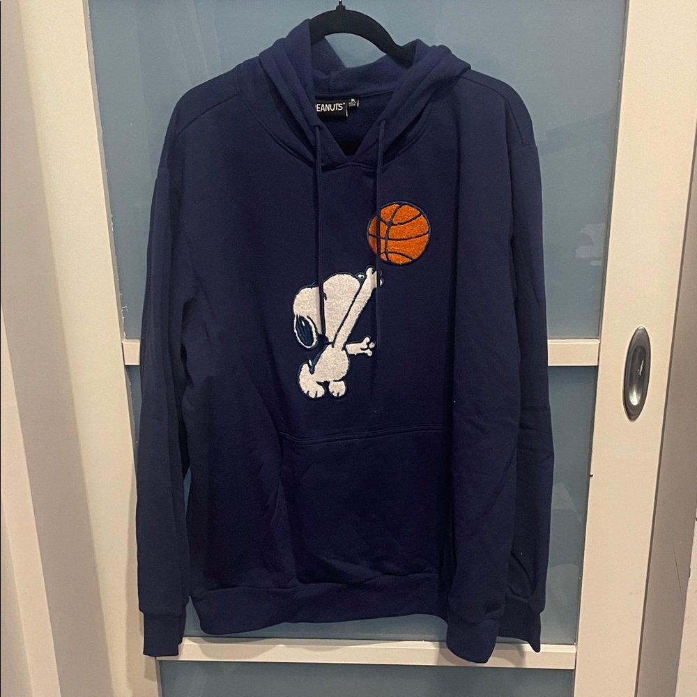 Peanuts Dark Blue Hoodie with Snoopy Basketball Design, XL, EUC